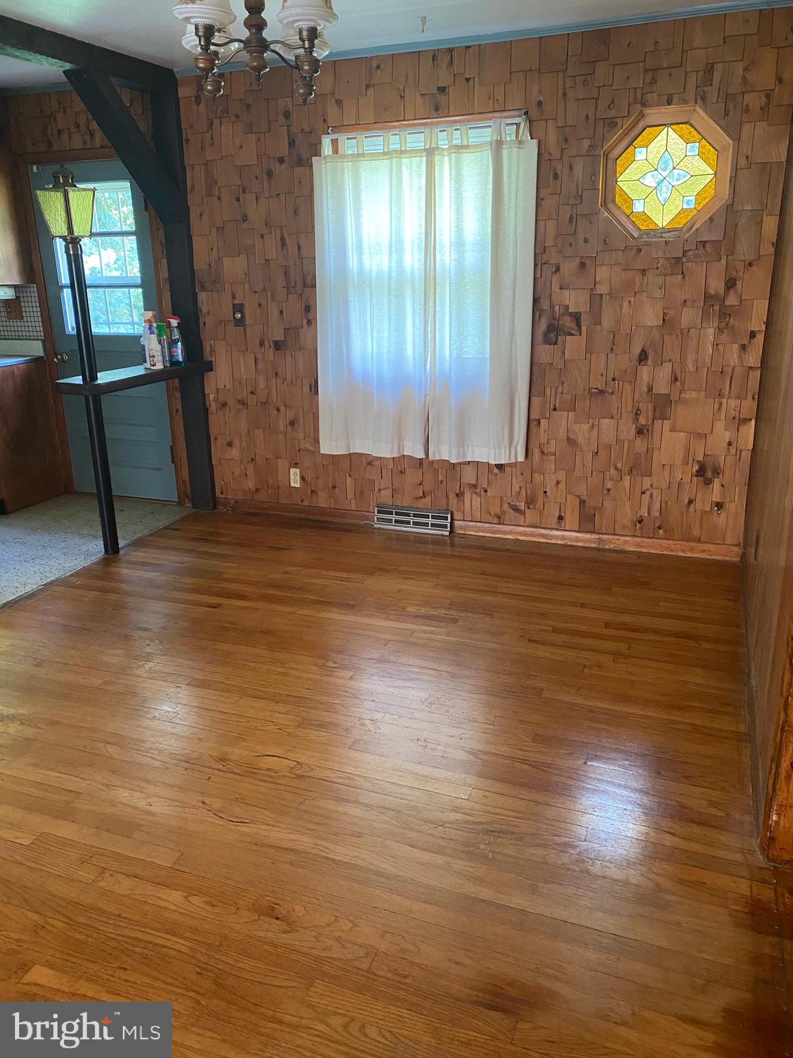 8527 Creek Road Pasadena, MD 21122 - Photo 6 of 18 dinning room