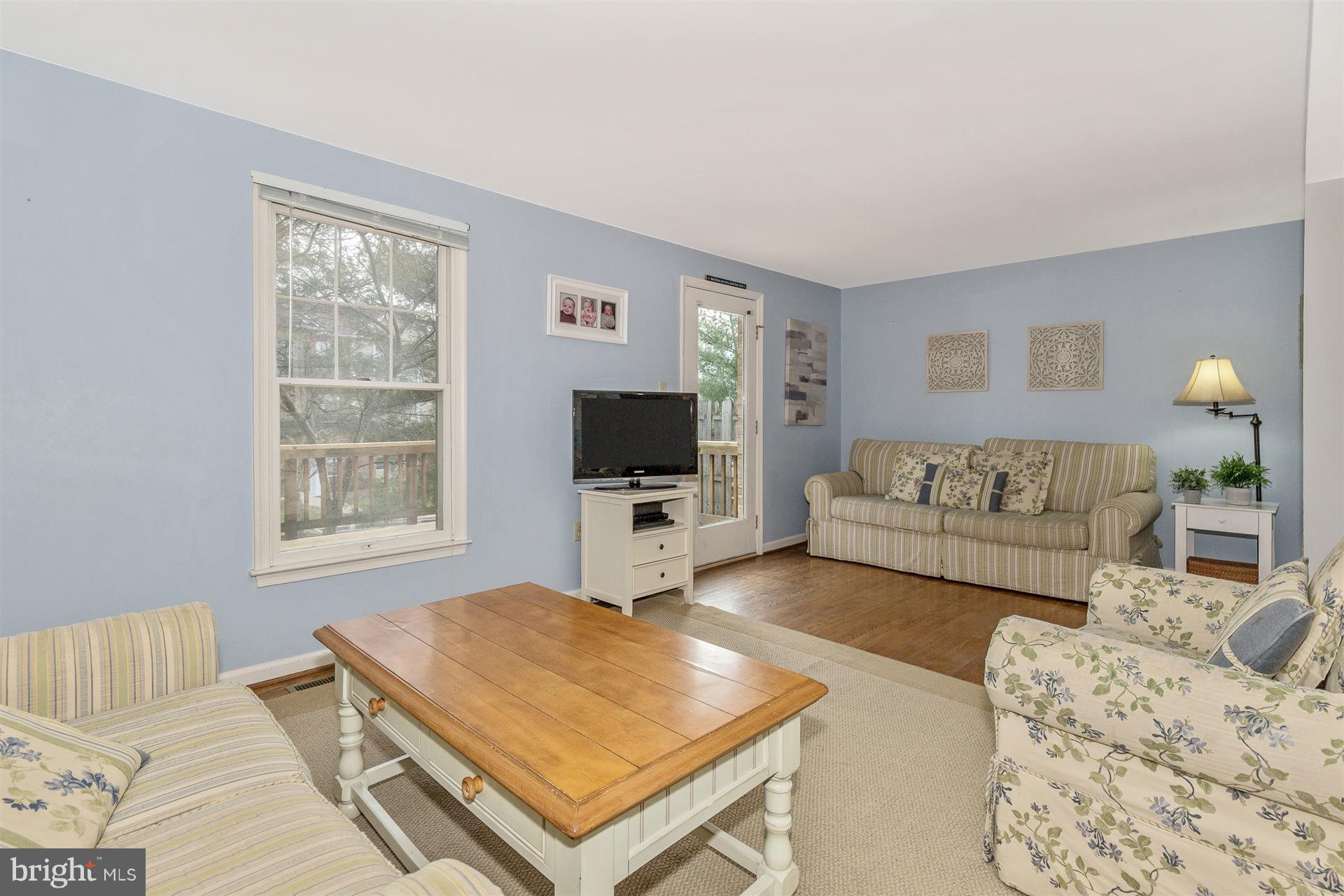 8037 Hollow Reed Court Frederick, MD 21701 - Photo 7 of 28 Large Living Room