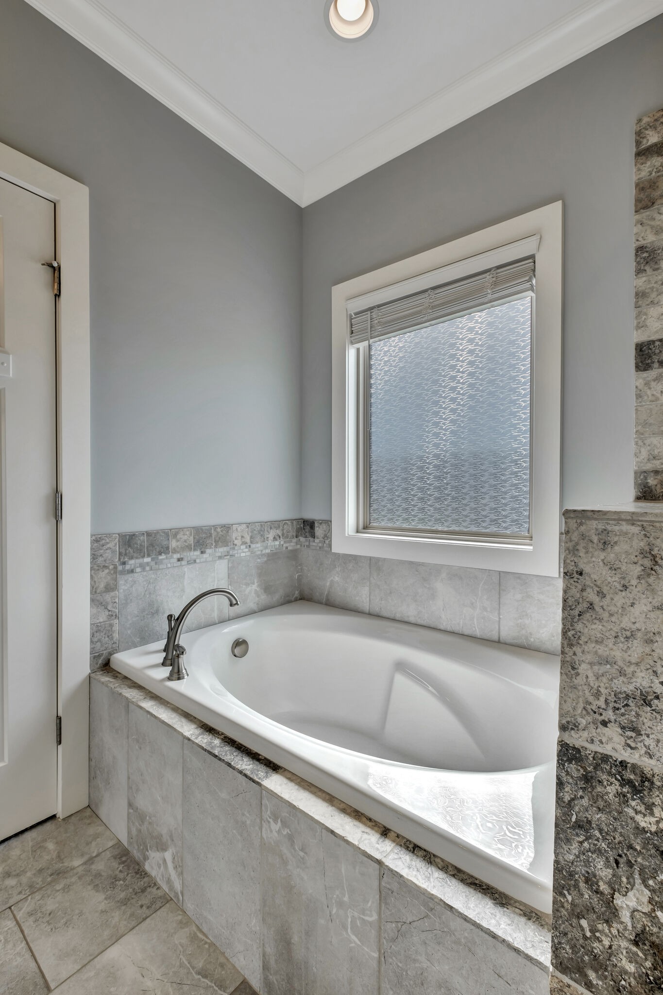 2511 Turner Road Watertown, TN 37184 - Photo 19 of 37 a spacious bathroom with bathtub and window