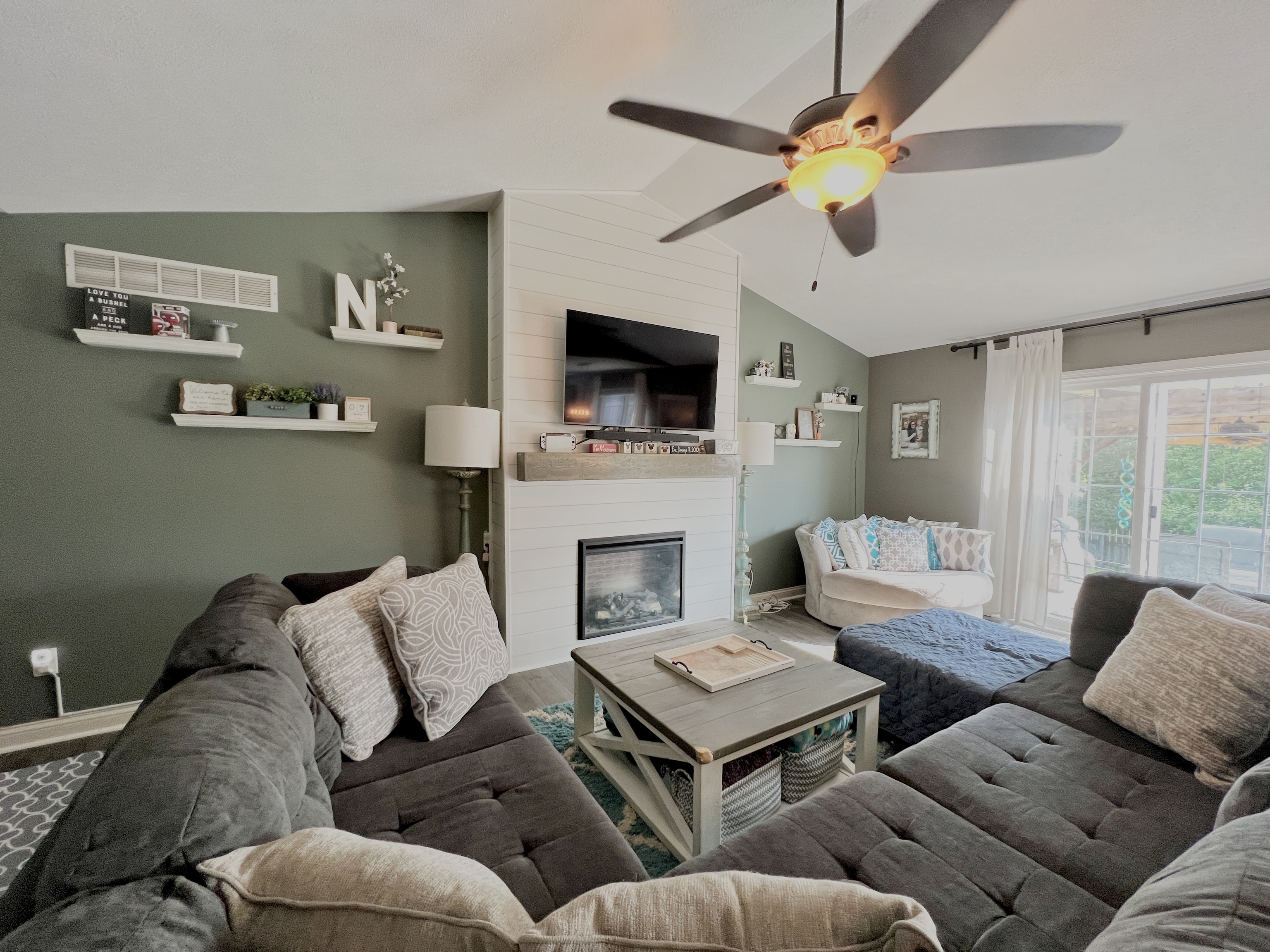 6142 East Meadow Ridge Road Columbus, IN 47203 - Photo 10 of 36 Gallery Image 10