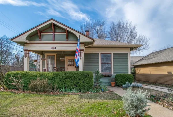 $3,750 | 321 North Henderson Avenue, Dallas, TX 75214