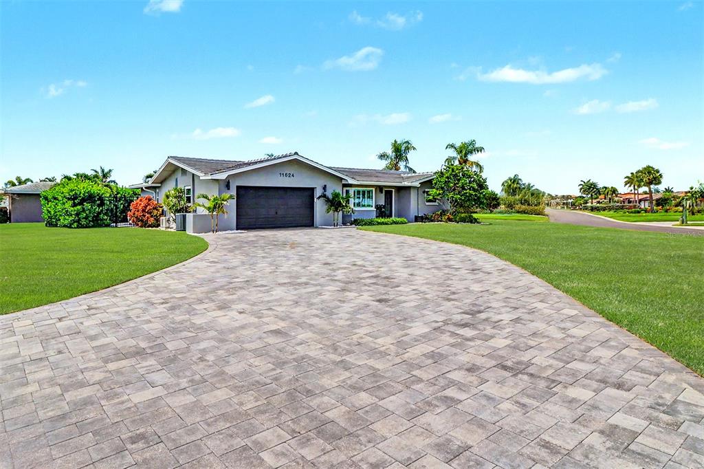 11624 Grove Street Seminole, FL 33772 - Photo 1 of 44