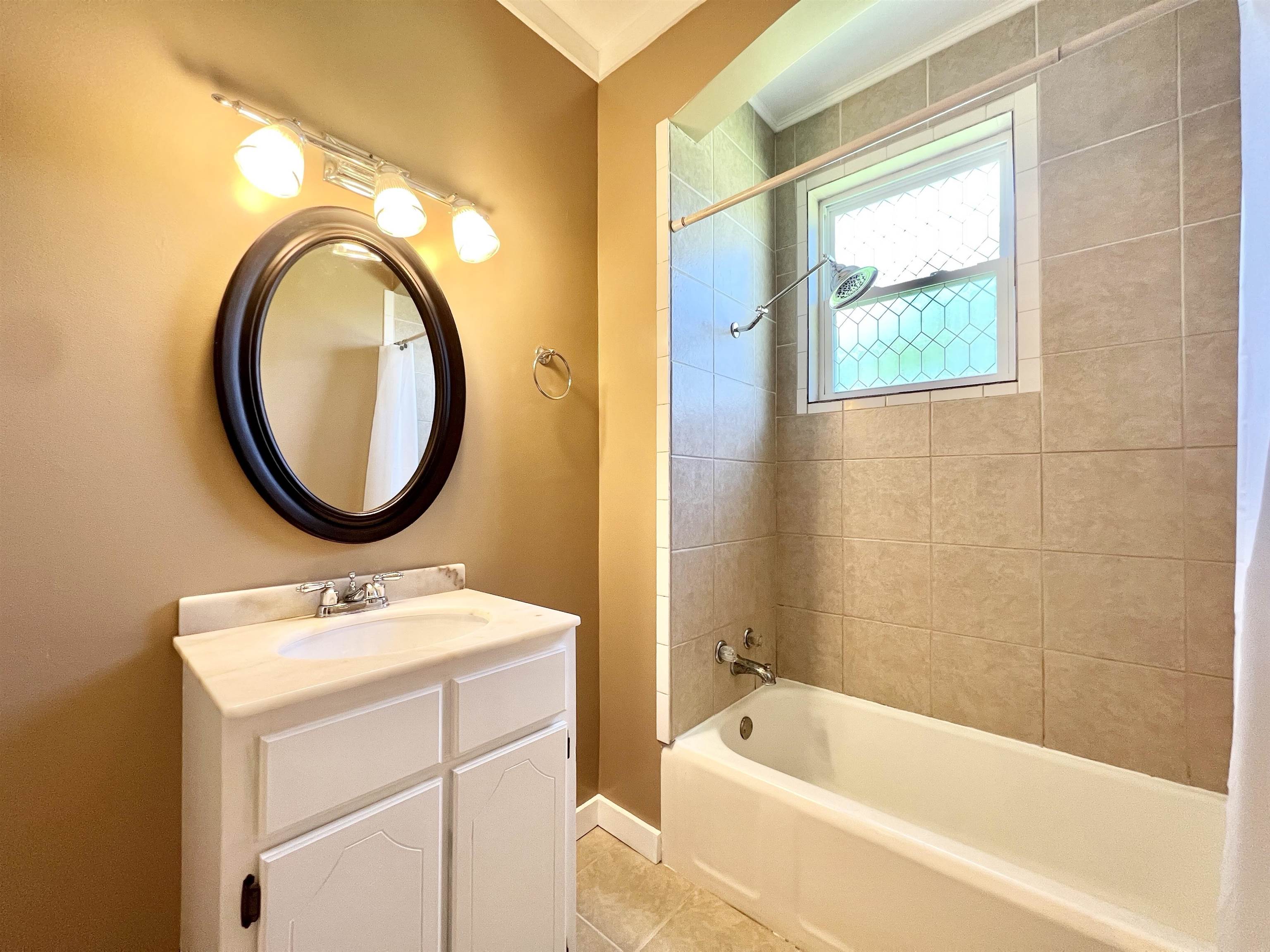 16852 Black Devine Road Loxley, AL 36551 - Photo 14 of 24 Hall bath
