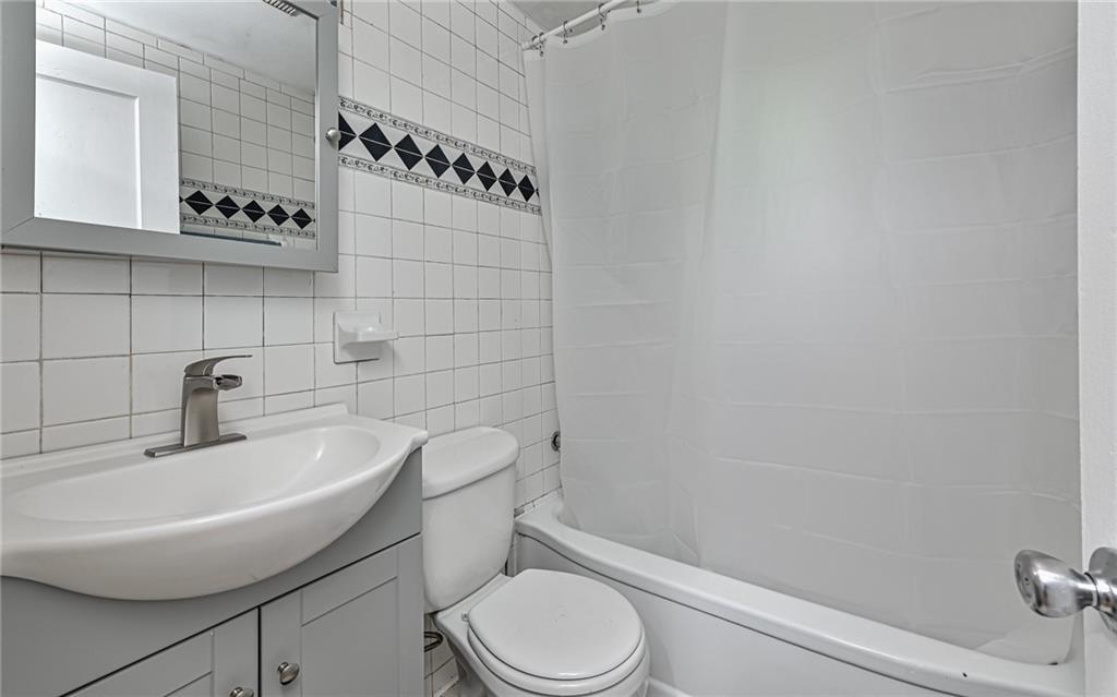 1337 Hamilton Road Pittsburgh, PA 15234 - Photo 8 of 23 Gallery Image 8