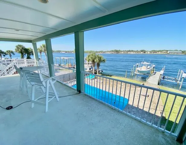 $7,500 | 906 Santa Rosa Boulevard, Fort Walton Beach, FL 32548