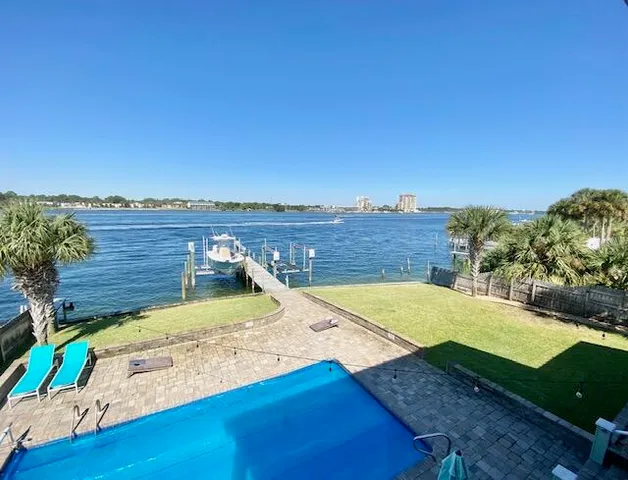 $7,500 | 906 Santa Rosa Boulevard, Fort Walton Beach, FL 32548