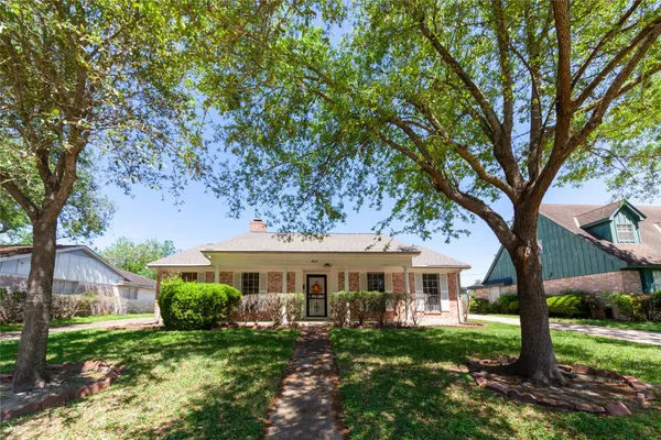 $2,100 | 8826 Roos Road, Houston, TX 77036