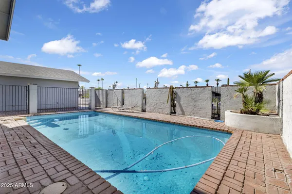 $4,850 | 1333 East Donner Drive, Tempe, AZ 85282