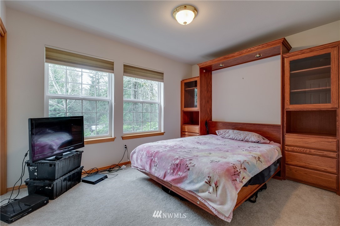 15592 Bandix Road Southeast Olalla, WA 98359 - Photo 14 of 25 Gallery Image 14