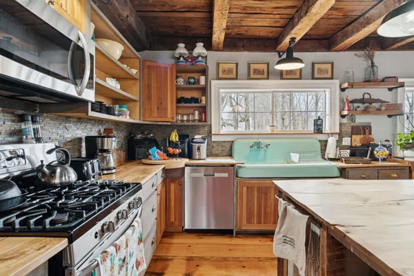 $424,000 | 273 Route 5 North Windsor Vt 05089, Windsor, VT 05089