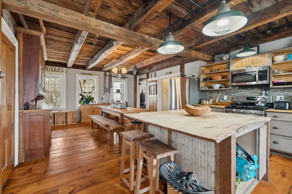 $424,000 | 273 Route 5 North Windsor Vt 05089, Windsor, VT 05089