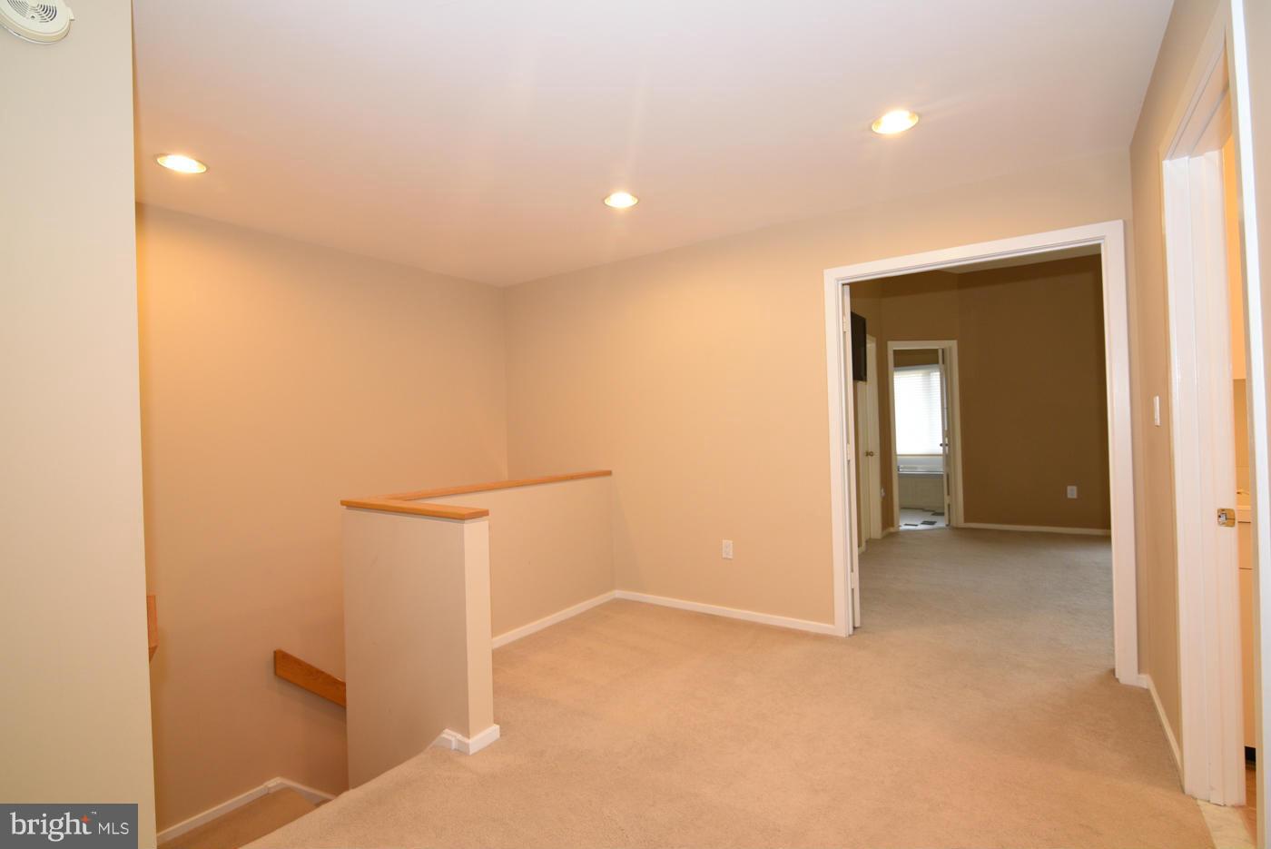 11516 Hemingway Drive Reston, VA 20194 - Photo 22 of 30 Large upstairs hall