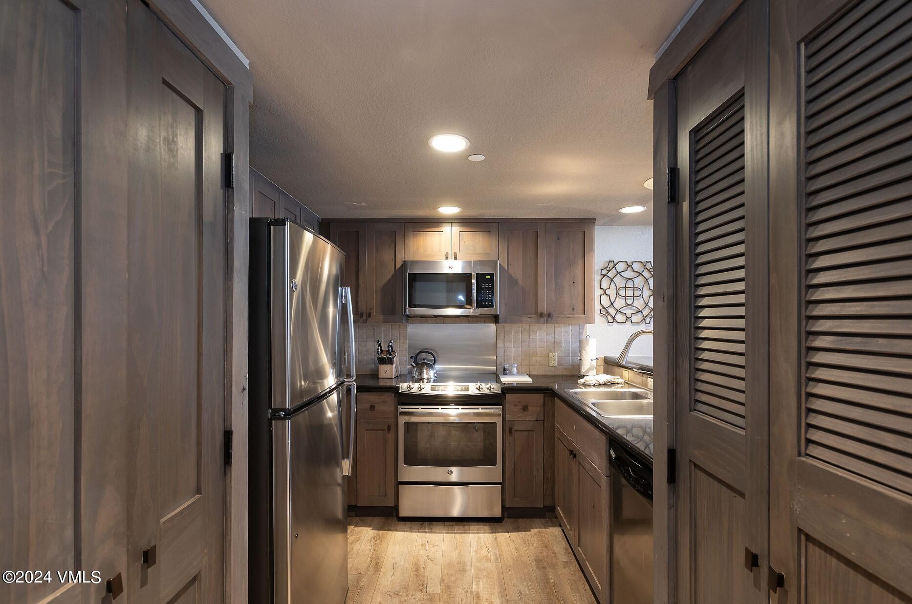 210 Offerson Road, Unit R309 WEEK 50 Beaver Creek, CO 81620 - Photo 10 of 26 0E7A0317-rw (2)