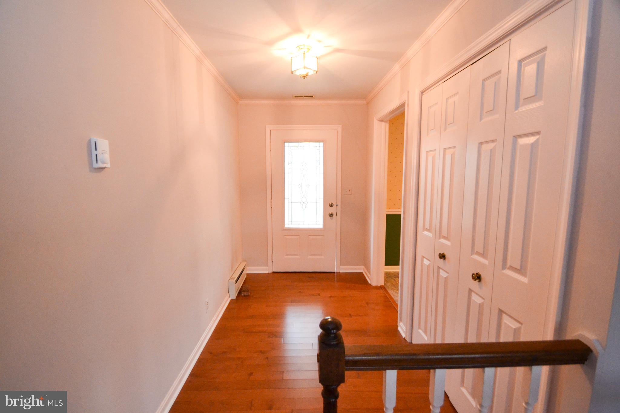 20 Pleasant Valley Road Westminster, MD 21158 - Photo 2 of 36 Foyer