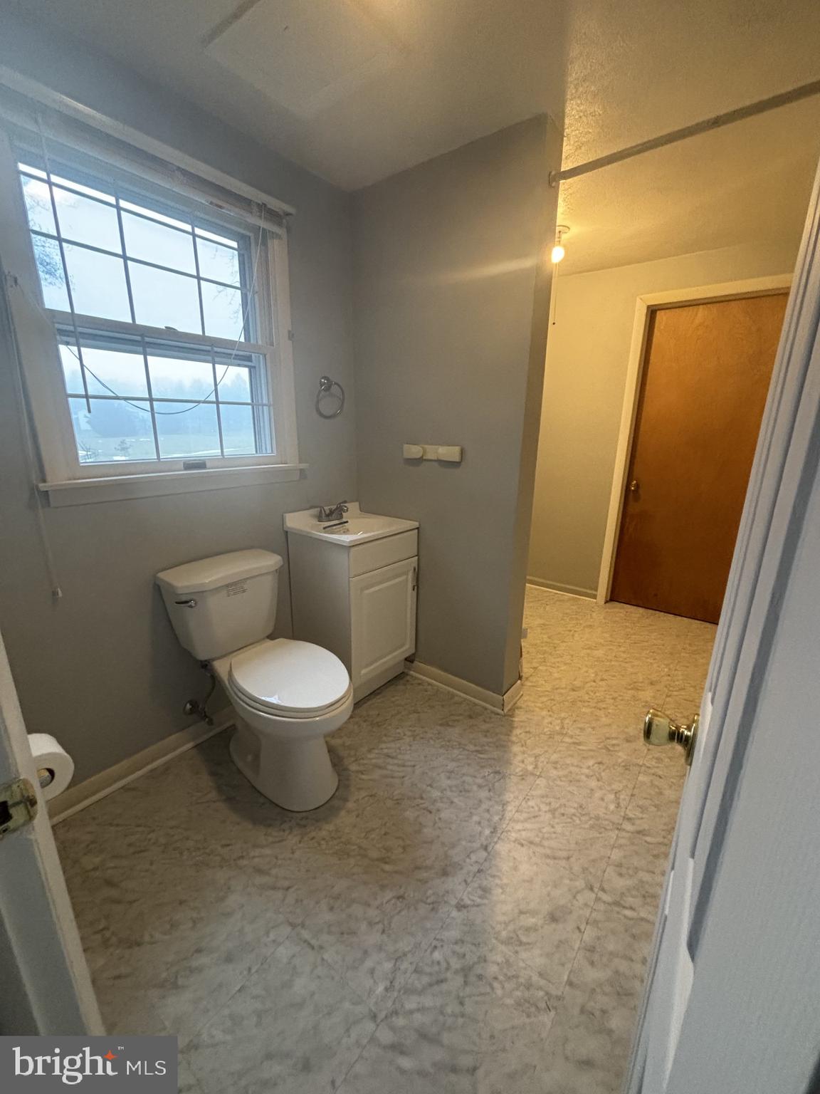 20 Pleasant Valley Road Westminster, MD 21158 - Photo 25 of 36 Powder room