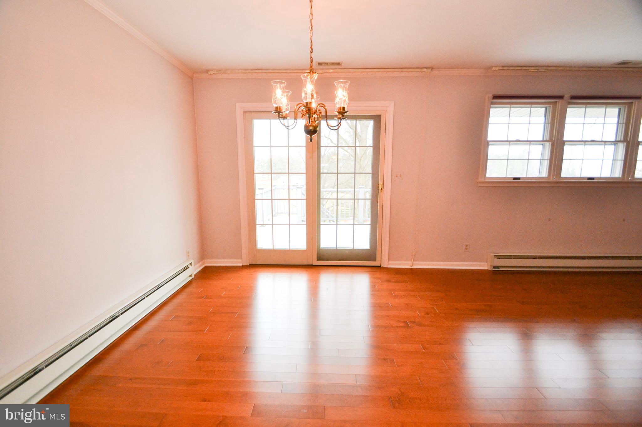 20 Pleasant Valley Road Westminster, MD 21158 - Photo 3 of 36 Dining room