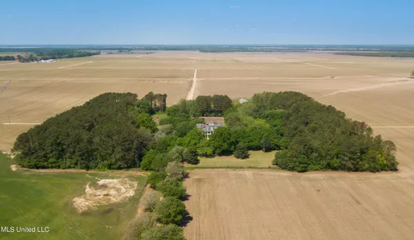 $680,000 | 16487 Highway 3, Yazoo City, MS 39194