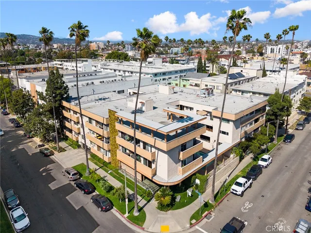 $649,000 | 358 South Gramercy Place, Unit 306, Los Angeles, CA 90020