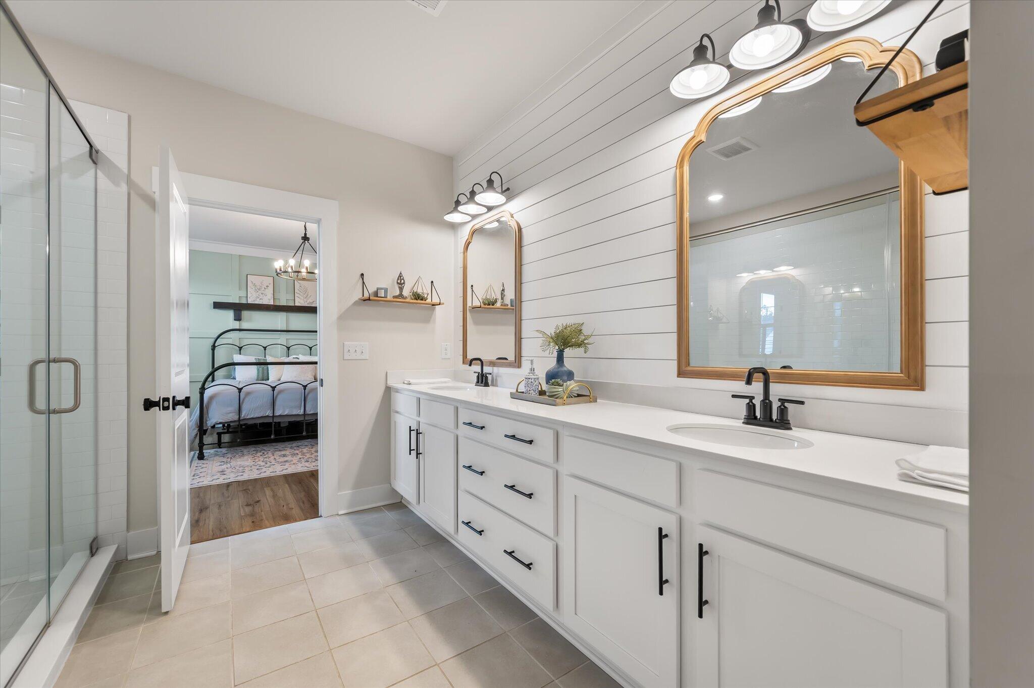 619 Blueway Avenue Summerville, SC 29486 - Photo 22 of 40 Primary Bathroom