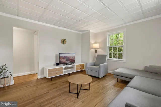 $3,000 | 812 Wade Avenue, Rockville, MD 20851