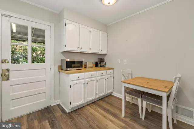 $3,000 | 812 Wade Avenue, Rockville, MD 20851