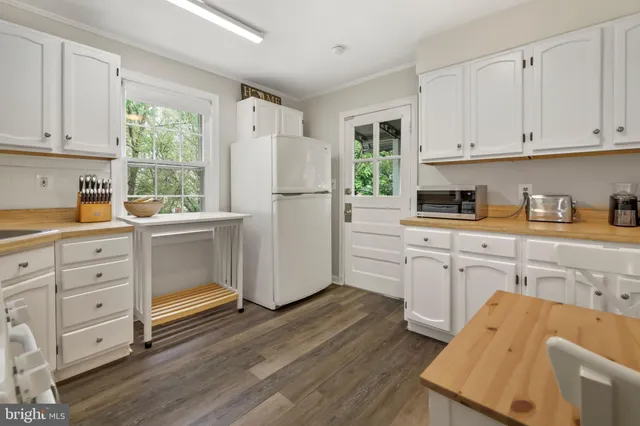 $3,000 | 812 Wade Avenue, Rockville, MD 20851