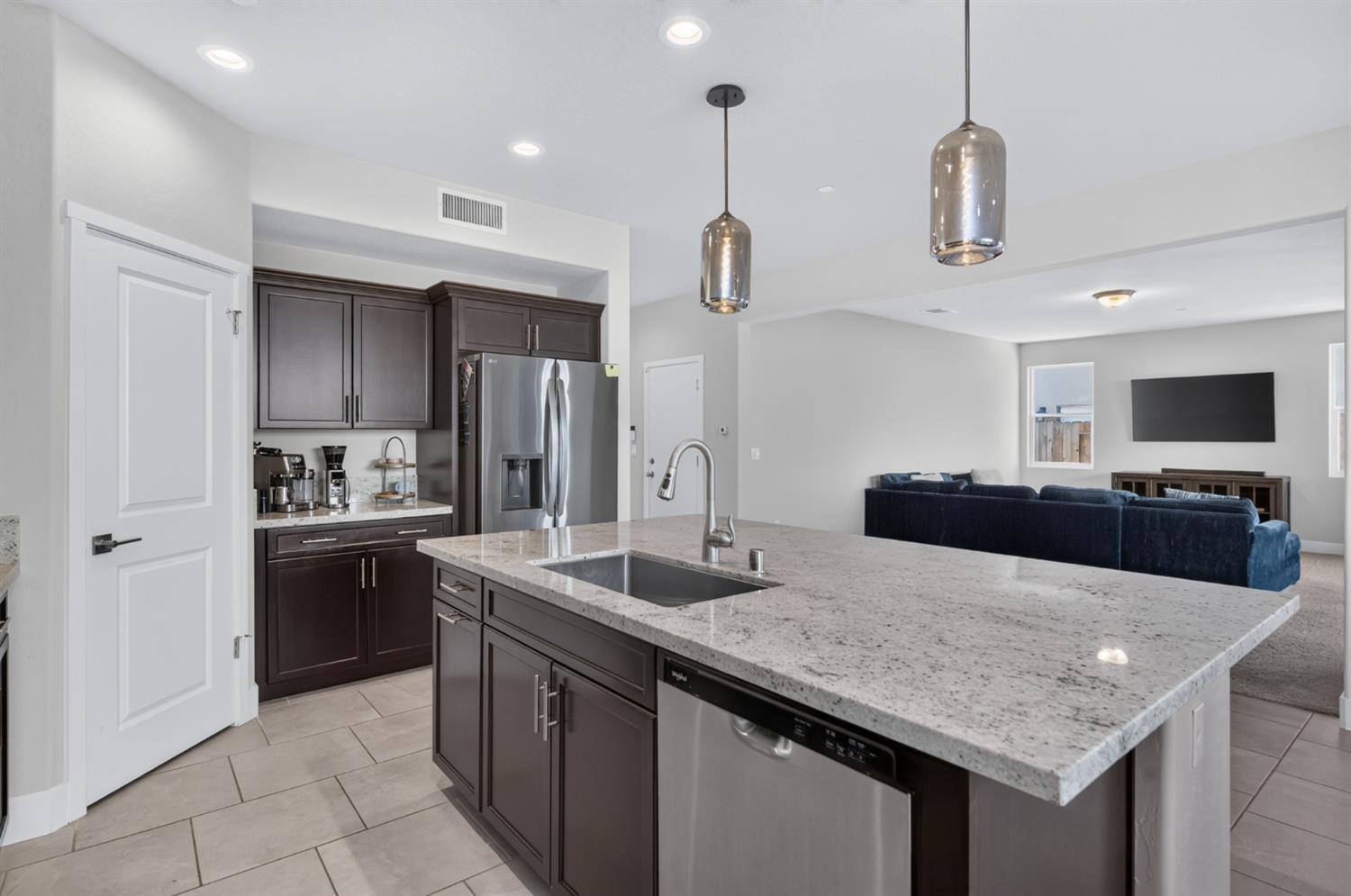 523 Talus Way South Madera, CA 93636 - Photo 10 of 48
