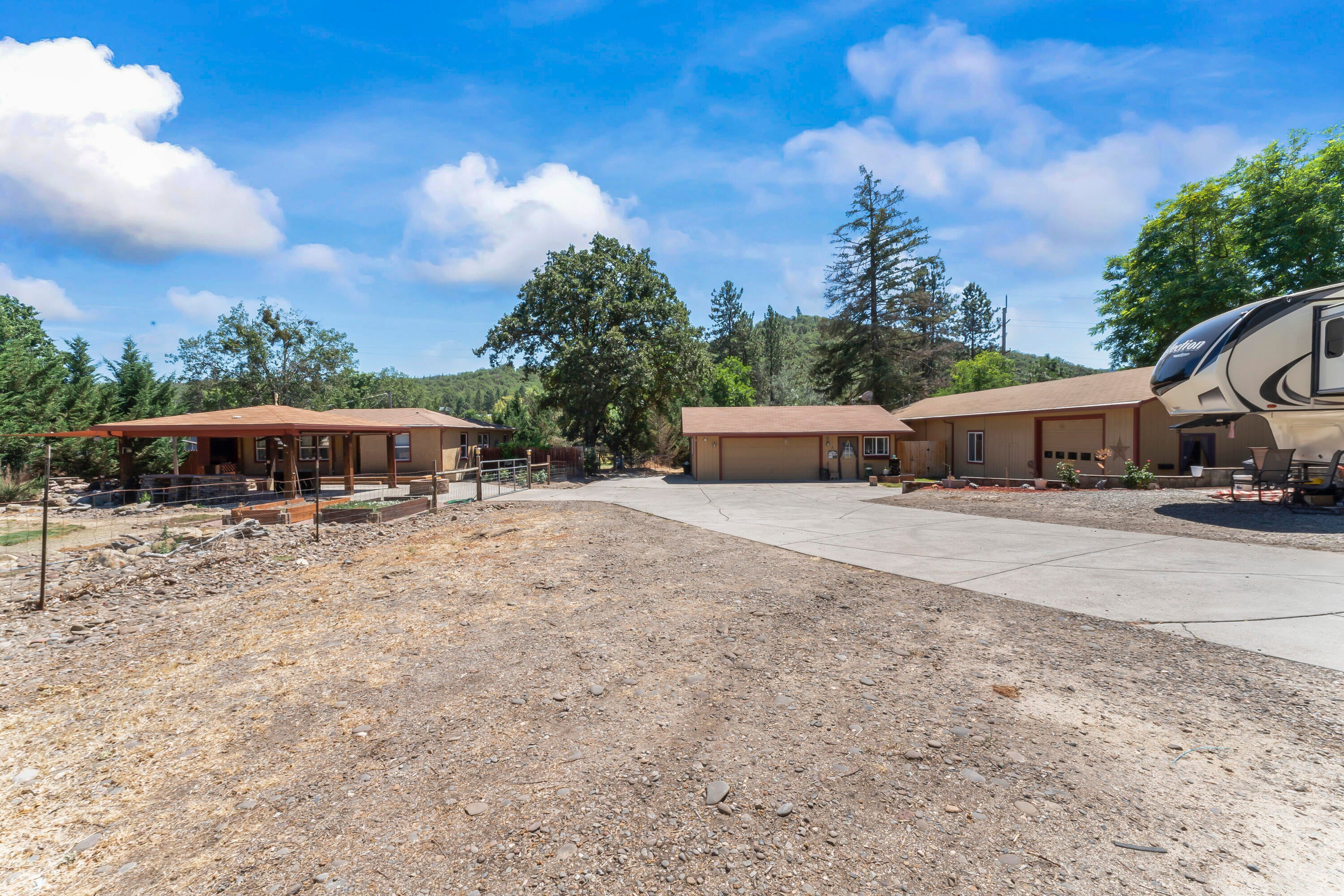 10431 Blackwell Road Central Point, OR 97502 - Photo 56 of 56 56