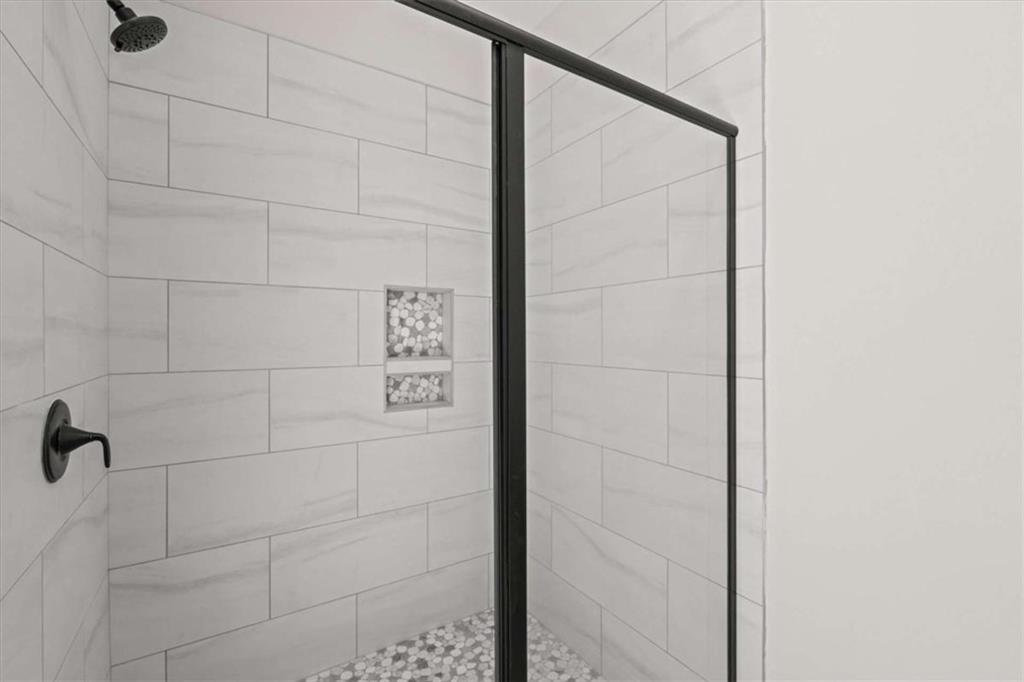 7213 Tara Drive Villa Rica, GA 30180 - Photo 20 of 42 a bathroom with a shower