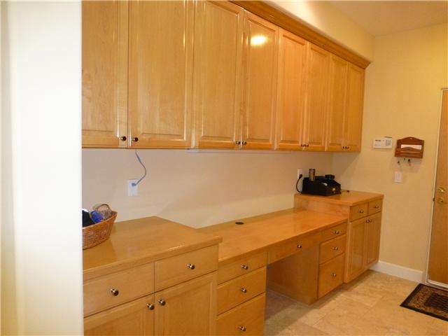 17704 Vineyard Lane Poway, CA 92064 - Photo 13 of 25 Utility space for computer and storage