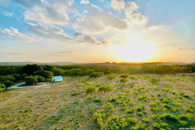 $1,100,000 | 3311 Highway 55, Barksdale, TX 78828