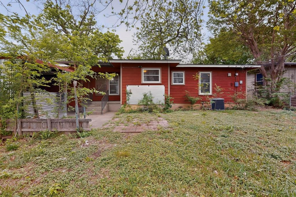 4508 Rutland Avenue Fort Worth, TX 76133 - Photo 34 of 36 a view of backyard of house