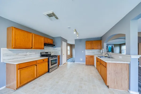 $2,100 | 20119 Baron Brook Drive, Cypress, TX 77433