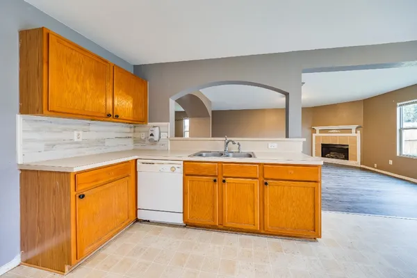 $2,100 | 20119 Baron Brook Drive, Cypress, TX 77433
