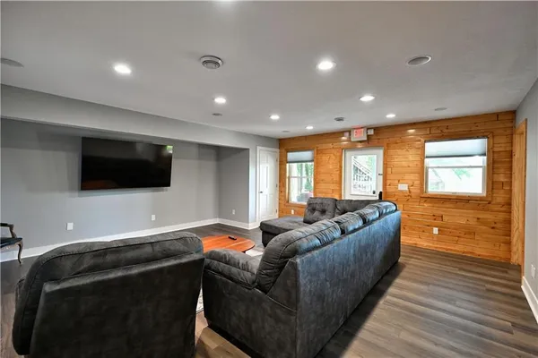 $899,900 | N1936 County Hwy M, Unit 6 & 7, Sarona, WI 54870