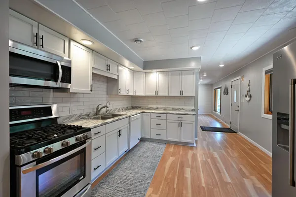 $899,900 | N1936 County Hwy M, Unit 6 & 7, Sarona, WI 54870