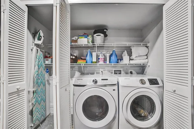 a view of washer and dryer in a kitchen