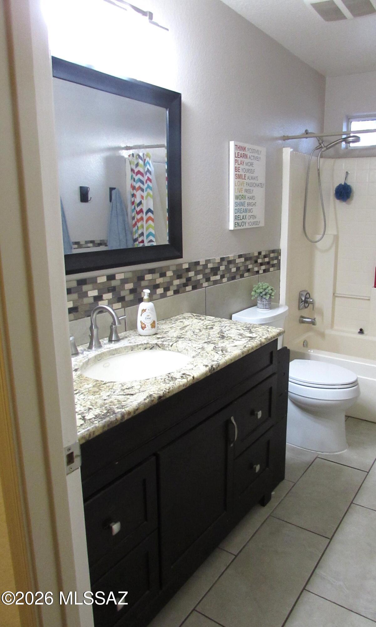 12396 North Star Cluster Road Marana, AZ 85653 - Photo 6 of 27 Hall Bathroom