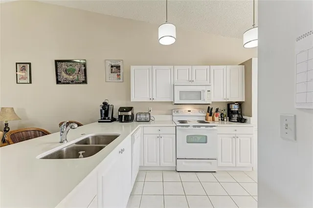 $215,000 | 4202 Caddie Drive East, Unit 201, Bradenton, FL 34203