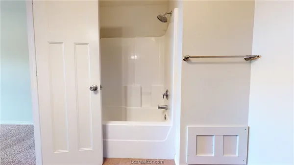 $2,800 | 2501 Horse Shoe Drive, College Station, TX 77845