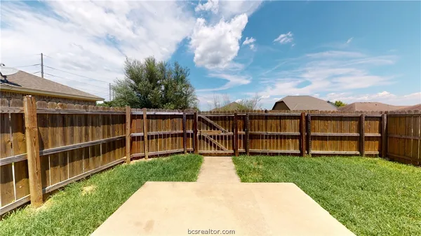 $2,800 | 2501 Horse Shoe Drive, College Station, TX 77845