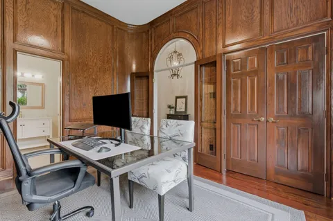 $1,068,000 | 6 Harbor Cove Drive, The Woodlands, TX 77381