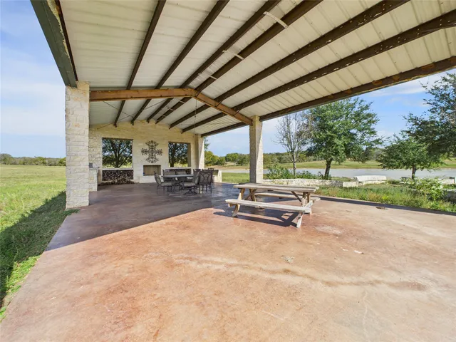 $8,000,000 | 12794 County Road 307, Navasota, TX 77868