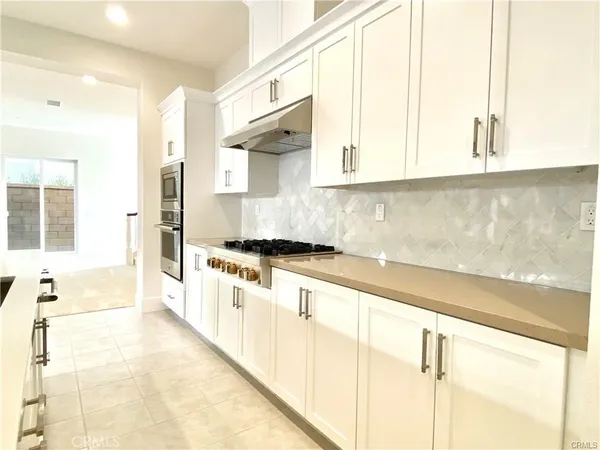 $7,000 | 222 Parkwood, Irvine, CA 92620
