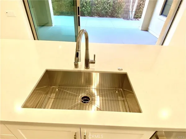 $7,000 | 222 Parkwood, Irvine, CA 92620