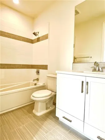 $7,000 | 222 Parkwood, Irvine, CA 92620
