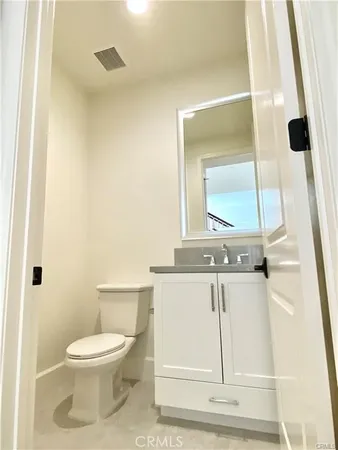 $7,000 | 222 Parkwood, Irvine, CA 92620