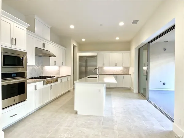 $7,000 | 222 Parkwood, Irvine, CA 92620