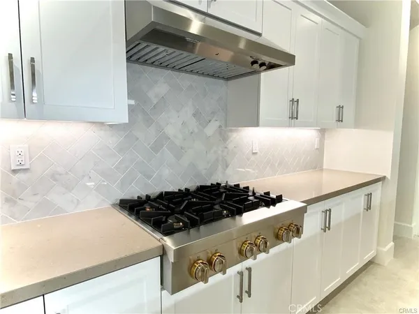 $7,000 | 222 Parkwood, Irvine, CA 92620