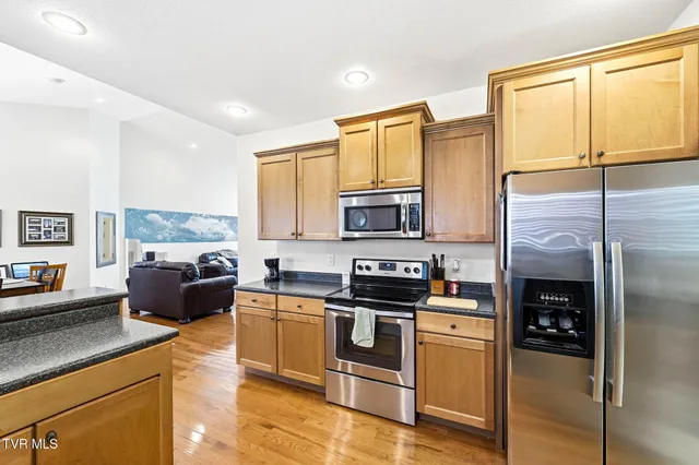 $319,900 | 205 Farmington Drive, Greeneville, TN 37743